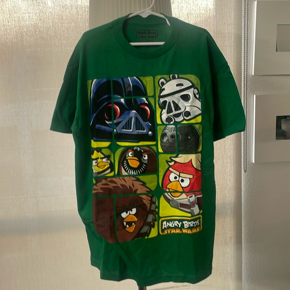 Fifth Sun Angry Birds Star Wars NWOT Graphic Kids' T-Shirt